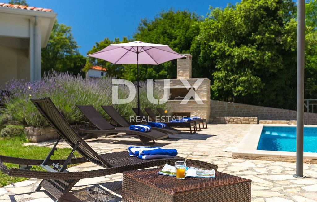 ISTRIA, KRŠAN - Casa con piscina su ampio terreno e completa privacy