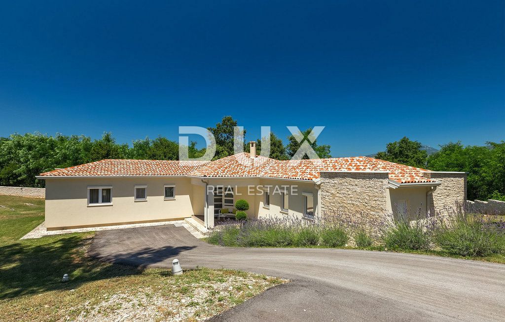 ISTRIA, KRŠAN - Casa con piscina su ampio terreno e completa privacy