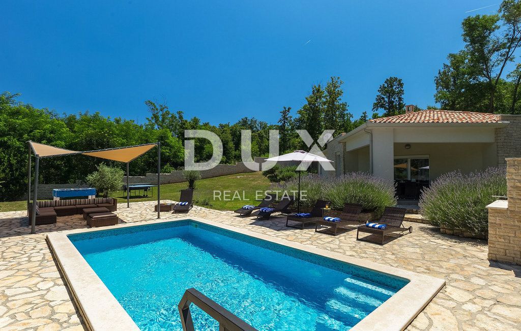 ISTRIA, KRŠAN - Casa con piscina su ampio terreno e completa privacy