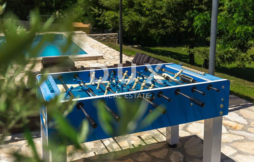 ISTRIA, KRŠAN - Casa con piscina su ampio terreno e completa privacy