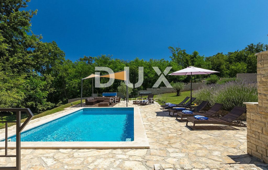 ISTRIA, KRŠAN - Casa con piscina su ampio terreno e completa privacy