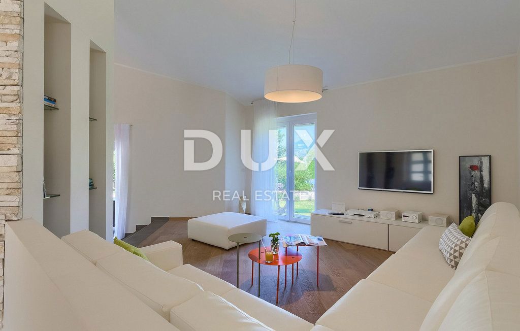 ISTRIA, KRŠAN - Casa con piscina su ampio terreno e completa privacy