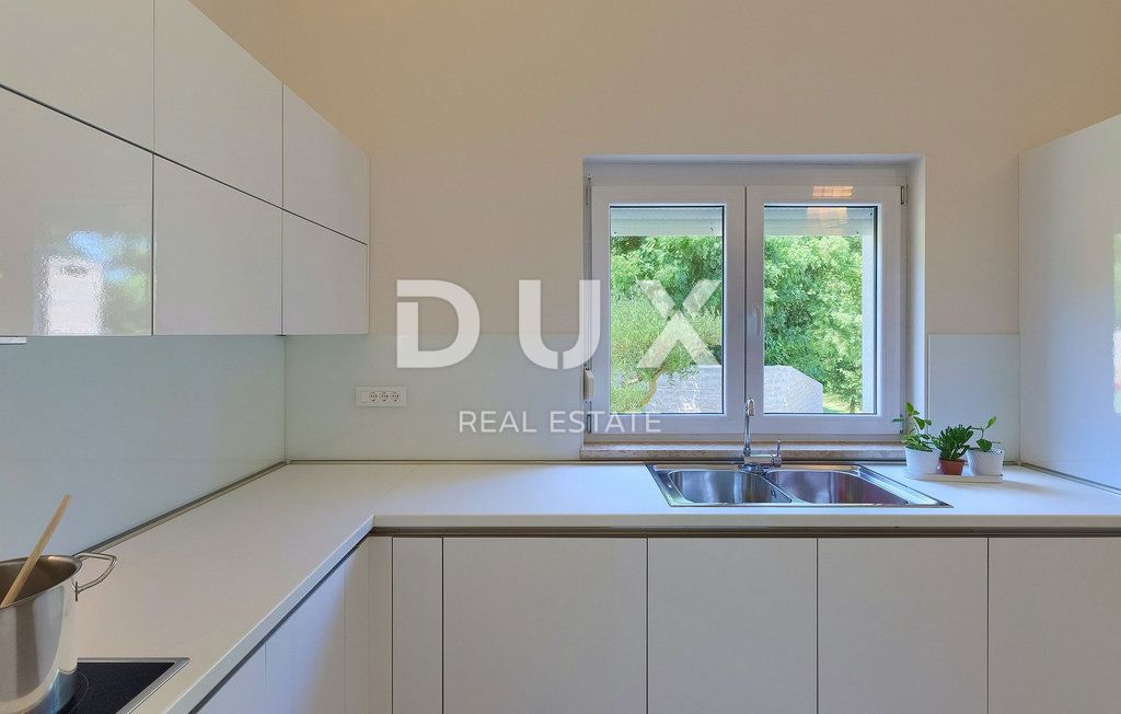 ISTRIA, KRŠAN - Casa con piscina su ampio terreno e completa privacy