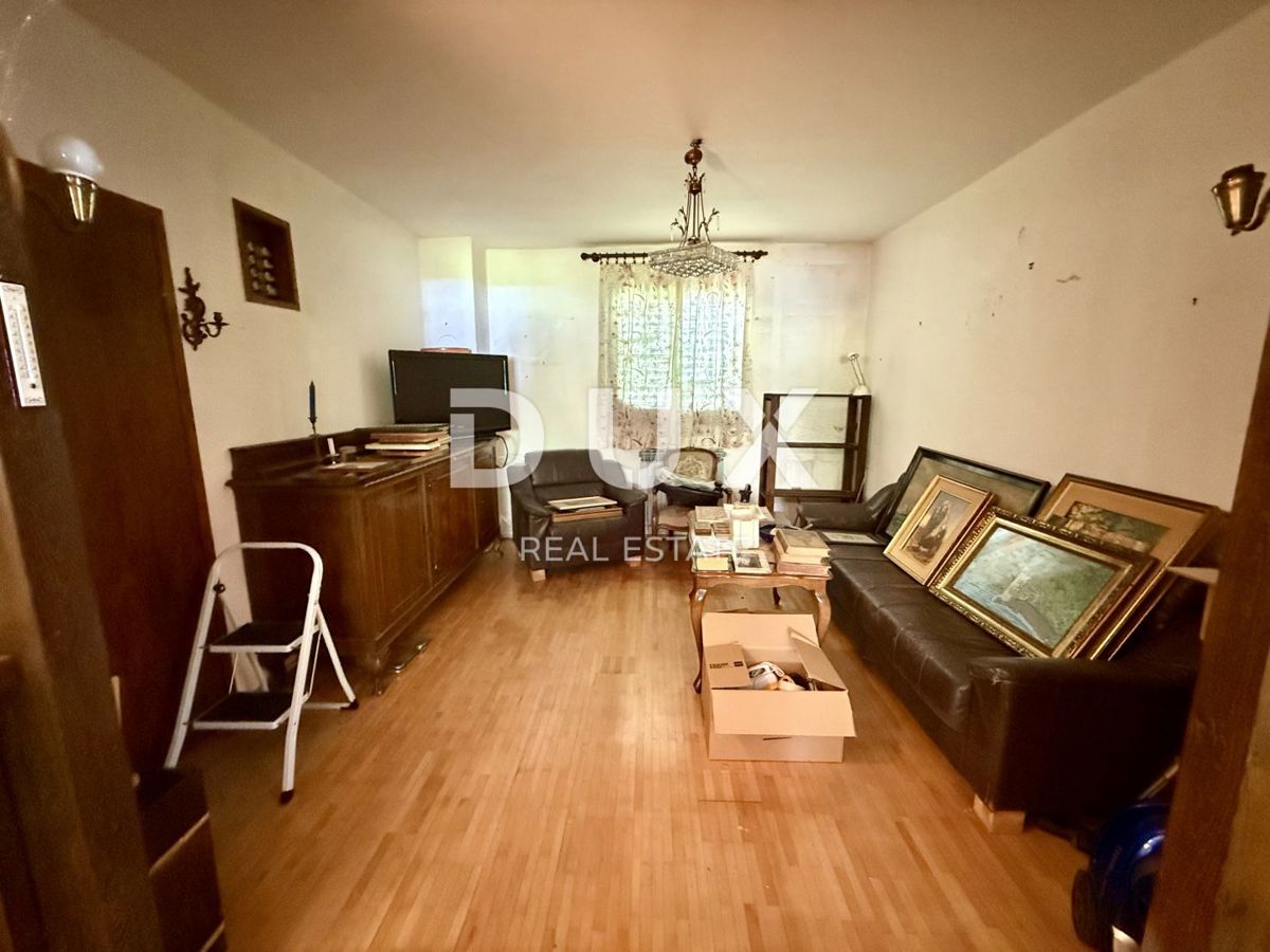 VEPRINAC - Casa indipendente con ampio giardino e tanto potenziale!