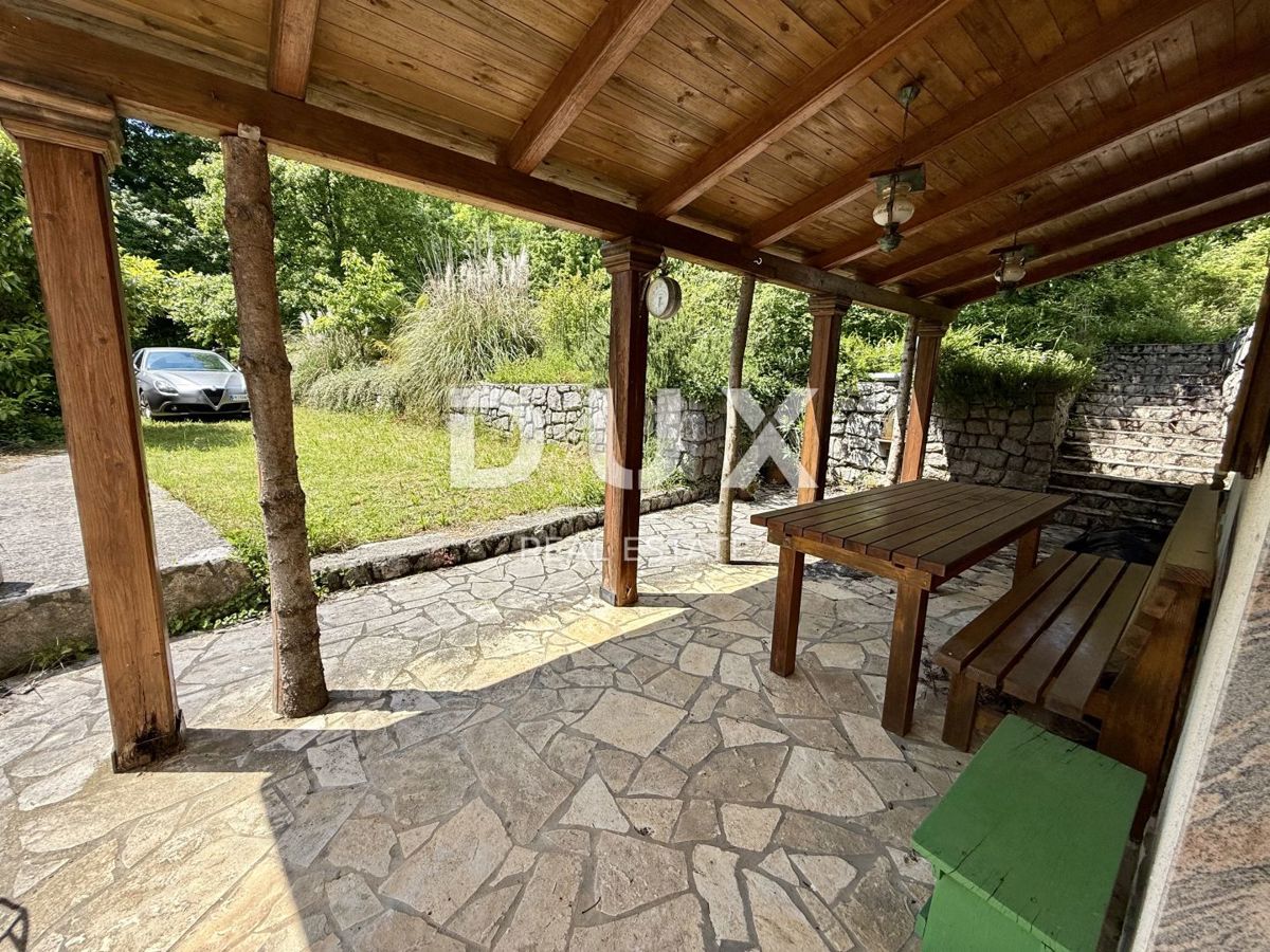 VEPRINAC - Casa indipendente con ampio giardino e tanto potenziale!