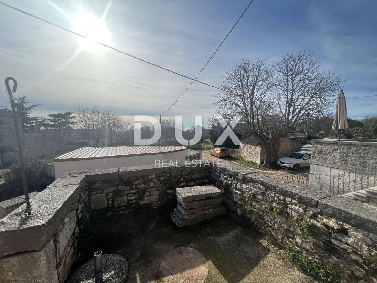 ISTRIA, VIŠNJAN - Casa in pietra con ristrutturazione in corso