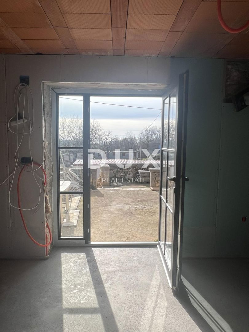 ISTRIA, VIŠNJAN - Casa in pietra con ristrutturazione in corso