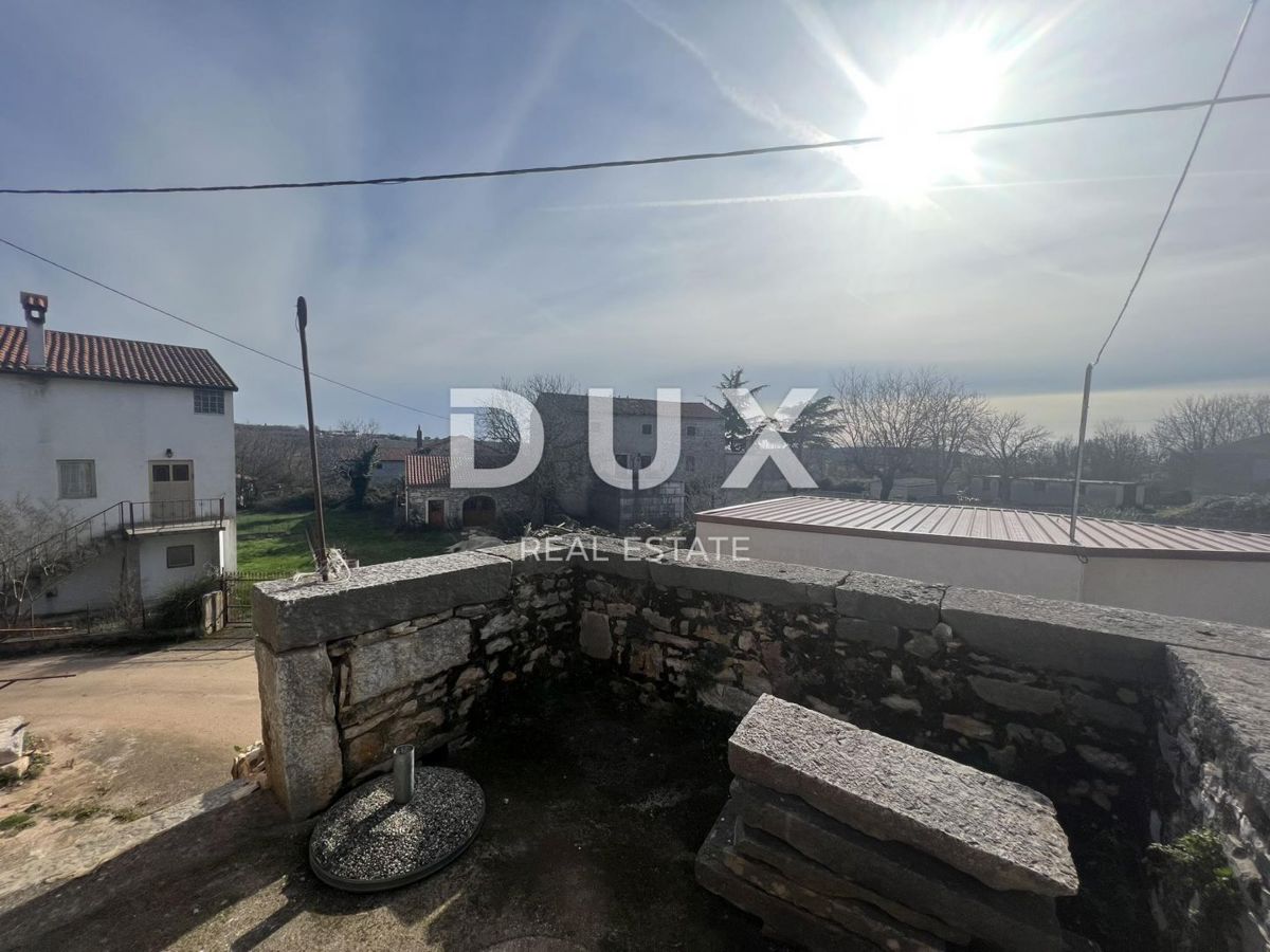 ISTRIA, VIŠNJAN - Casa in pietra con ristrutturazione in corso