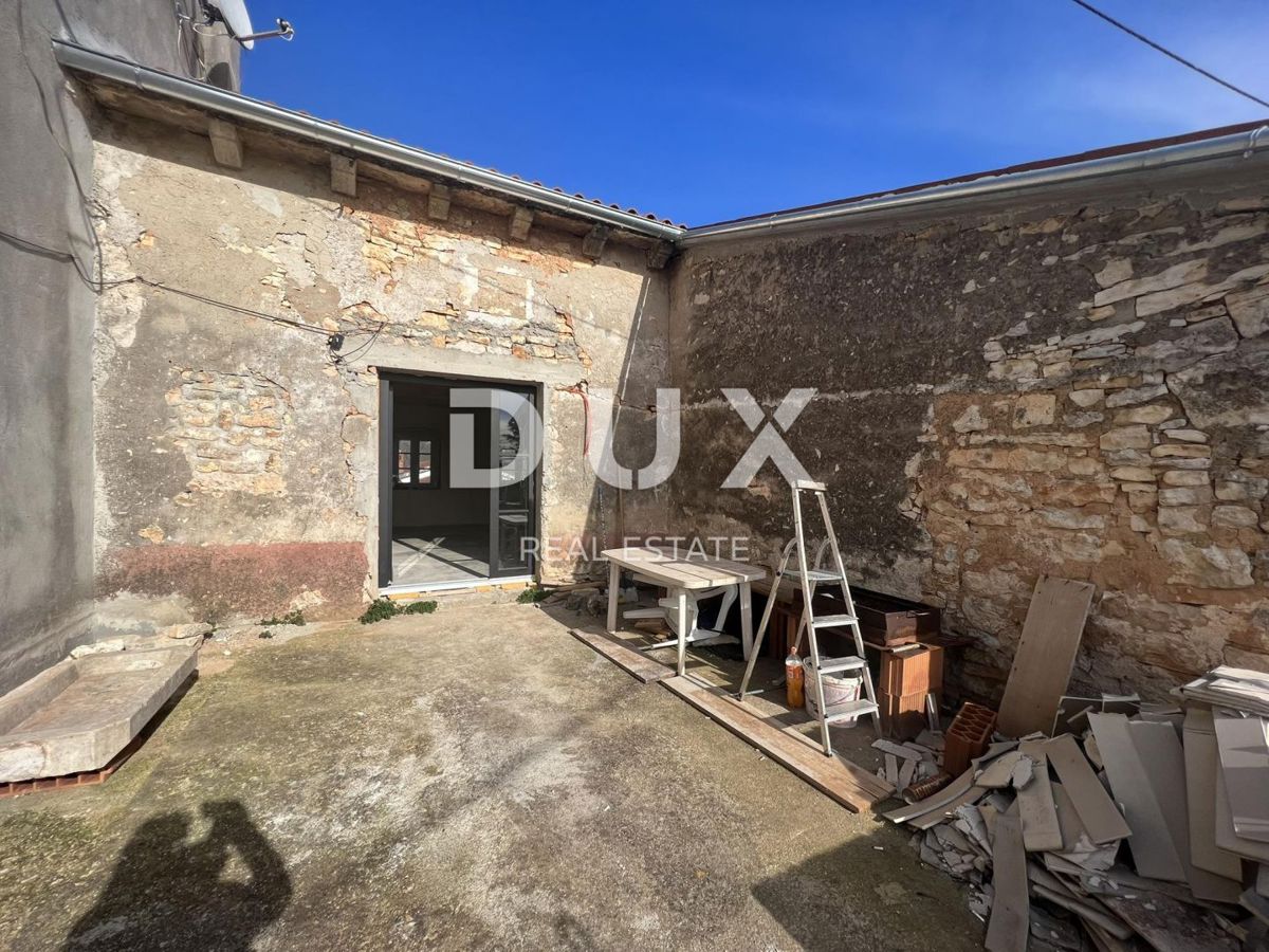 ISTRIA, VIŠNJAN - Casa in pietra con ristrutturazione in corso