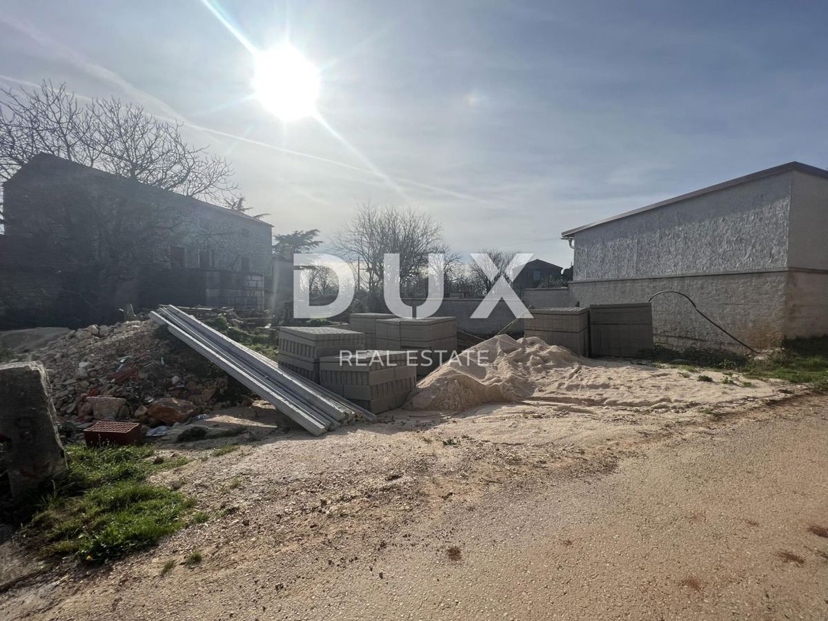 ISTRIA, VIŠNJAN - Casa in pietra con ristrutturazione in corso