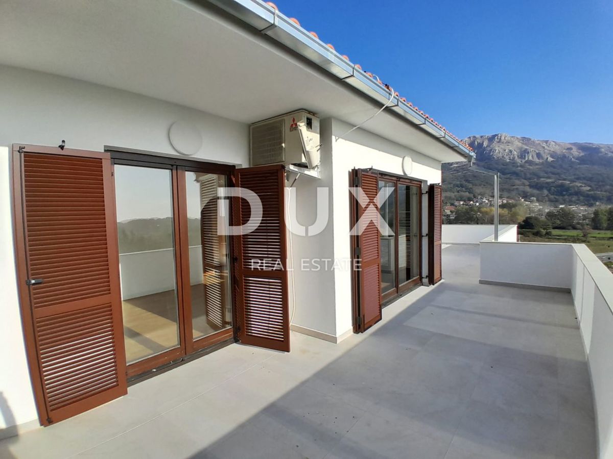 ISOLA DI KRK, BAŠKA - Appartamento 3 camere da letto + soggiorno con terrazza, 1° piano, vista mare, piscina, parcheggio
