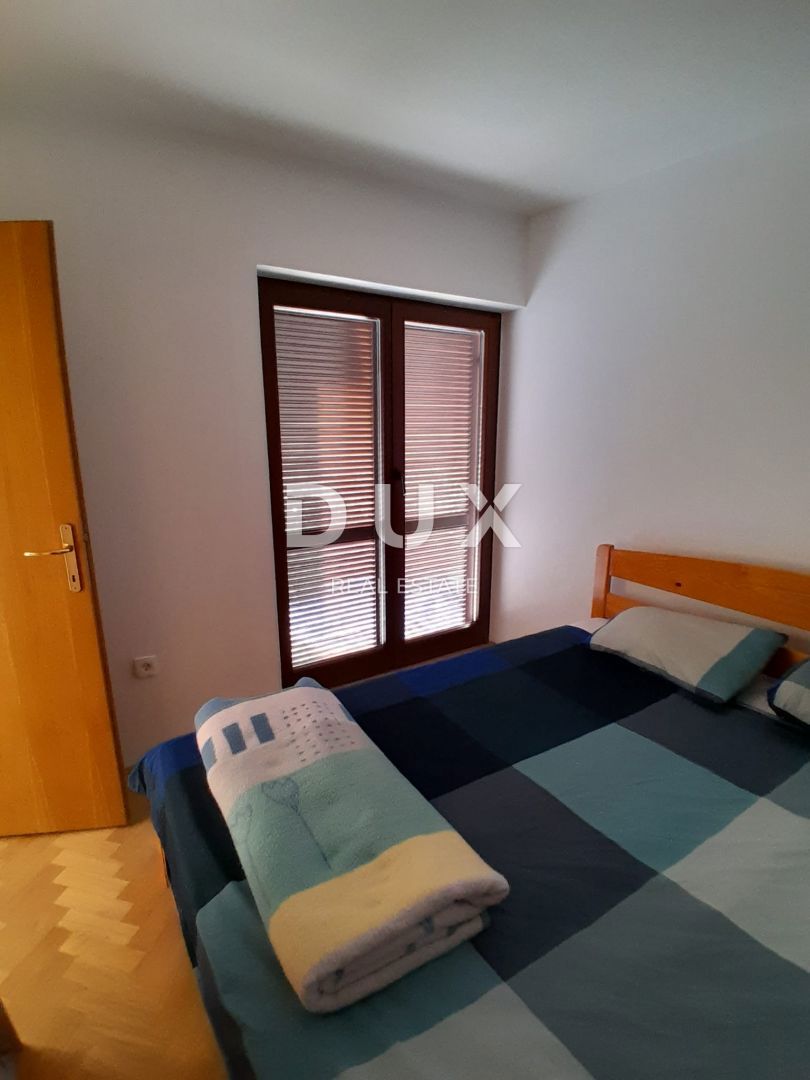 ISOLA DI KRK, BAŠKA - Appartamento 3 camere da letto + soggiorno con terrazza, 1° piano, vista mare, piscina, parcheggio