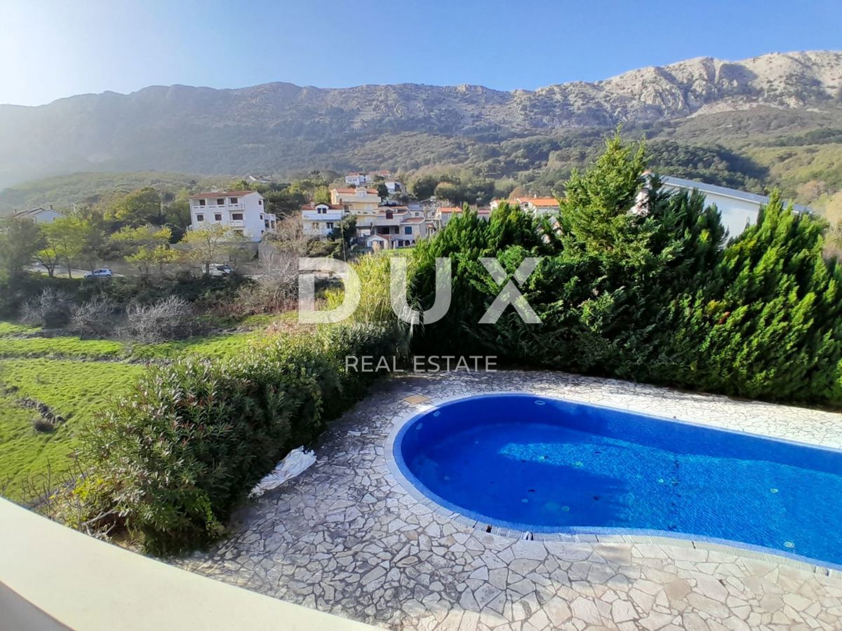 ISOLA DI KRK, BAŠKA - Appartamento 3 camere da letto + soggiorno con terrazza, 1° piano, vista mare, piscina, parcheggio