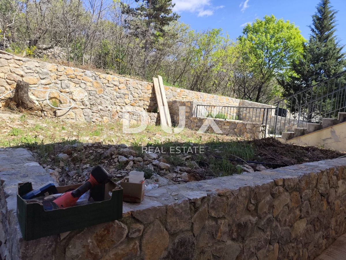 CRIKVENICA, DRAMALJ - appartamento con ampia terrazza e splendida vista mare