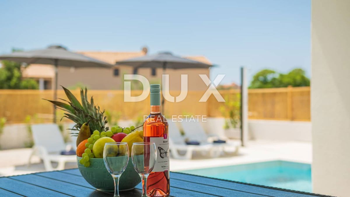 ISTRIA, SVETVINČENAT - Affascinante casa di nuova costruzione con piscina