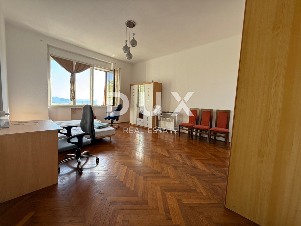 RIJEKA, CENTRO - due unità abitative, tre balconi, vista mare