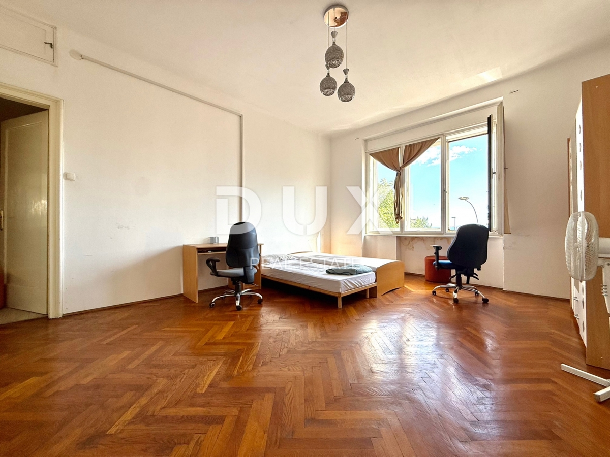 RIJEKA, CENTRO - due unità abitative, tre balconi, vista mare
