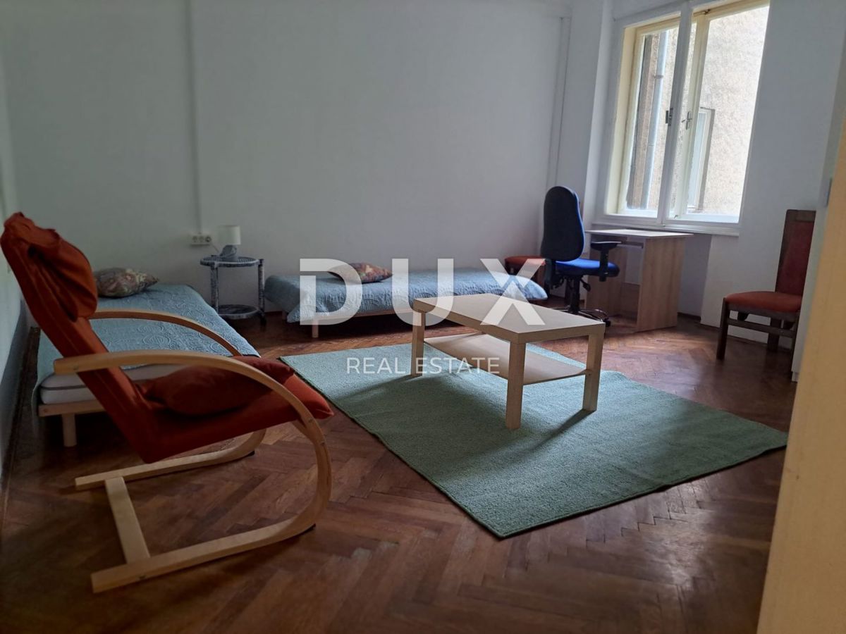 RIJEKA, CENTRO - due unità abitative, tre balconi, vista mare