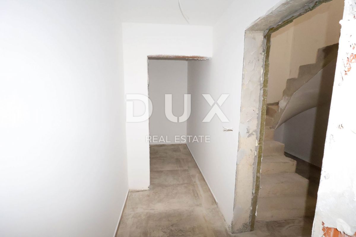 NOVALJA, JAKISNICA - Lussuoso appartamento con piscina e giardino  