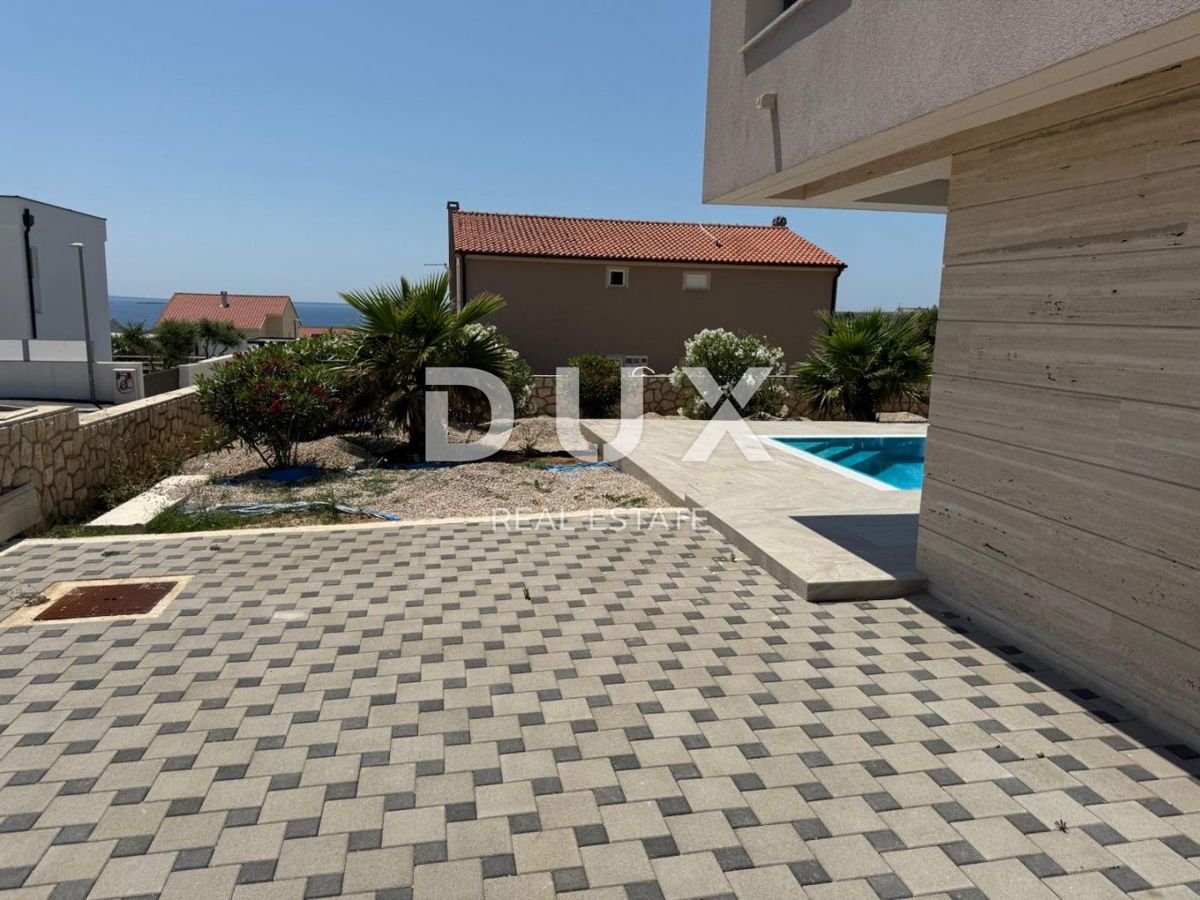 ISOLA DI PAG, MANDRE, casa di prima classe con piscina, di nuova costruzione.