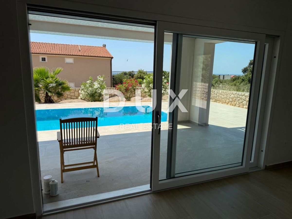 ISOLA DI PAG, MANDRE, casa di prima classe con piscina, di nuova costruzione.