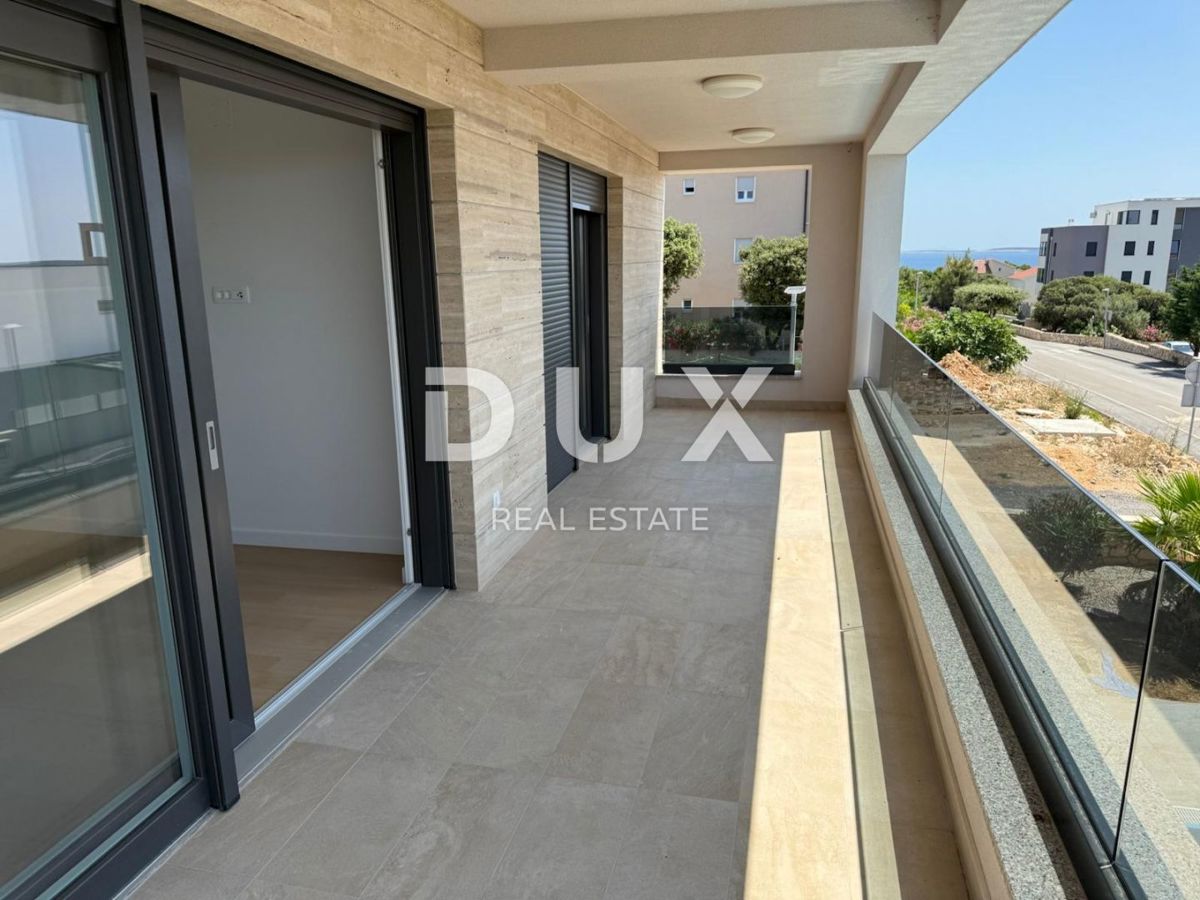 ISOLA DI PAG, MANDRE, casa di prima classe con piscina, di nuova costruzione.