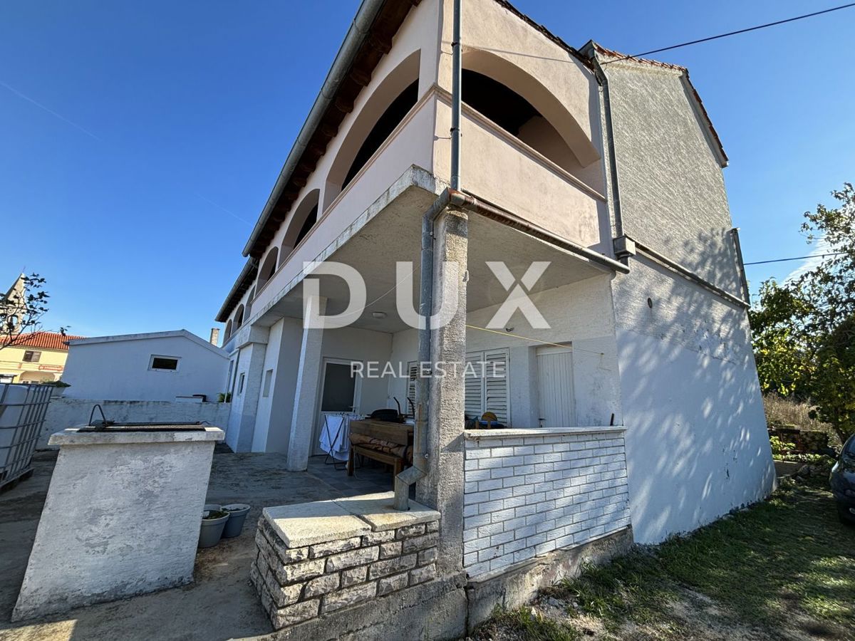 ISOLA DI PAŠMAN, ŽDRELAC - Casa bifamiliare in prima fila al mare