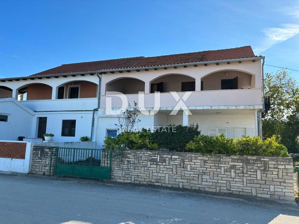 ISOLA DI PAŠMAN, ŽDRELAC - Casa bifamiliare in prima fila al mare