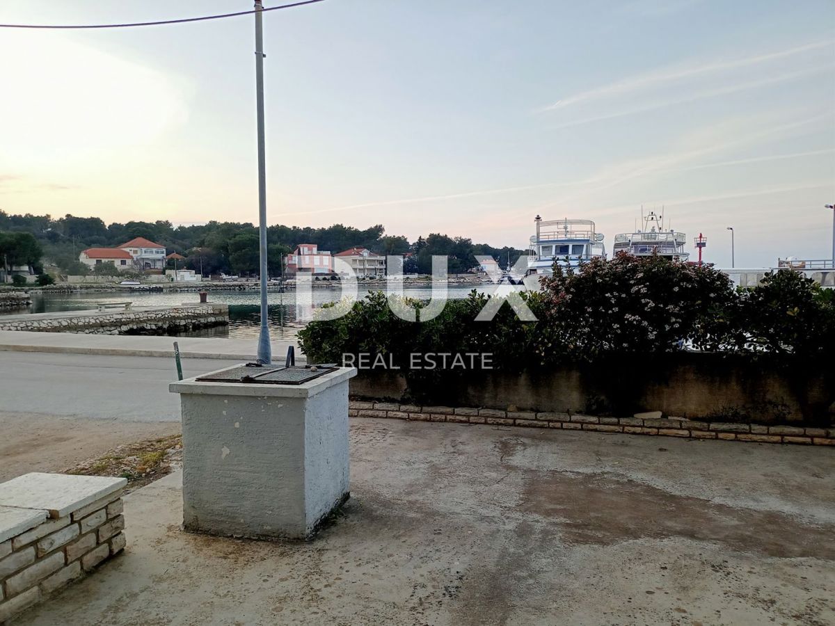 ISOLA DI PAŠMAN, ŽDRELAC - Casa bifamiliare in prima fila al mare