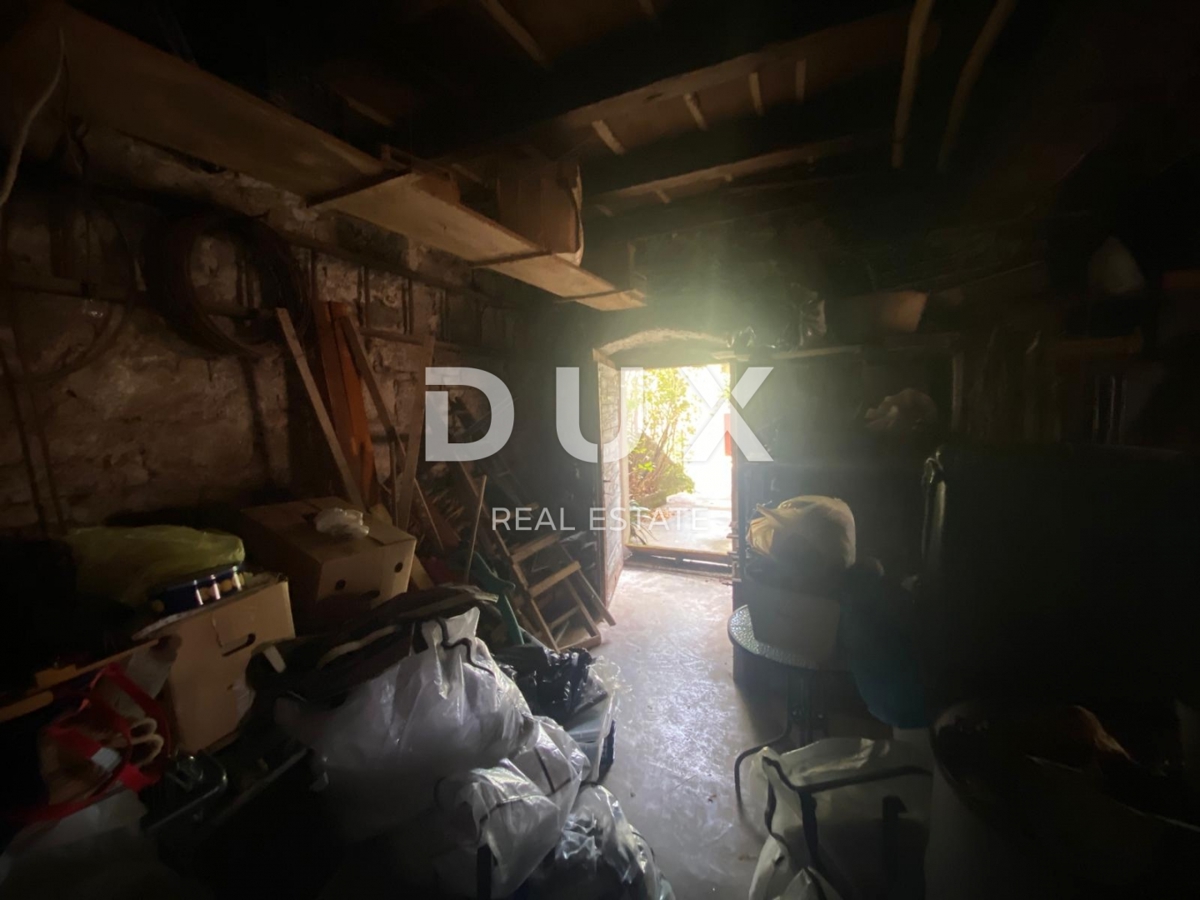 RIJEKA, KASTAV - casa con 2 appartamenti separati + giardino! OCCASIONE!