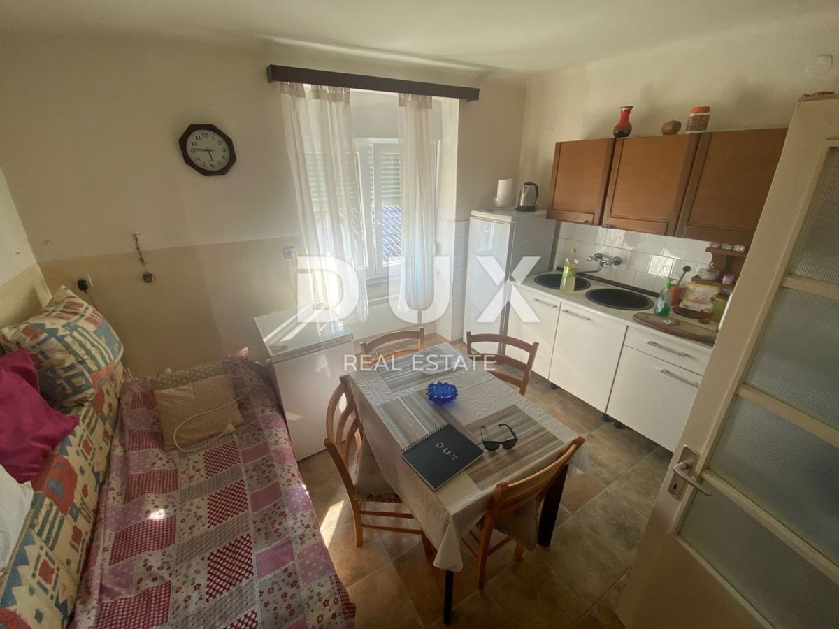 RIJEKA, KASTAV - casa con 2 appartamenti separati + giardino! OCCASIONE!