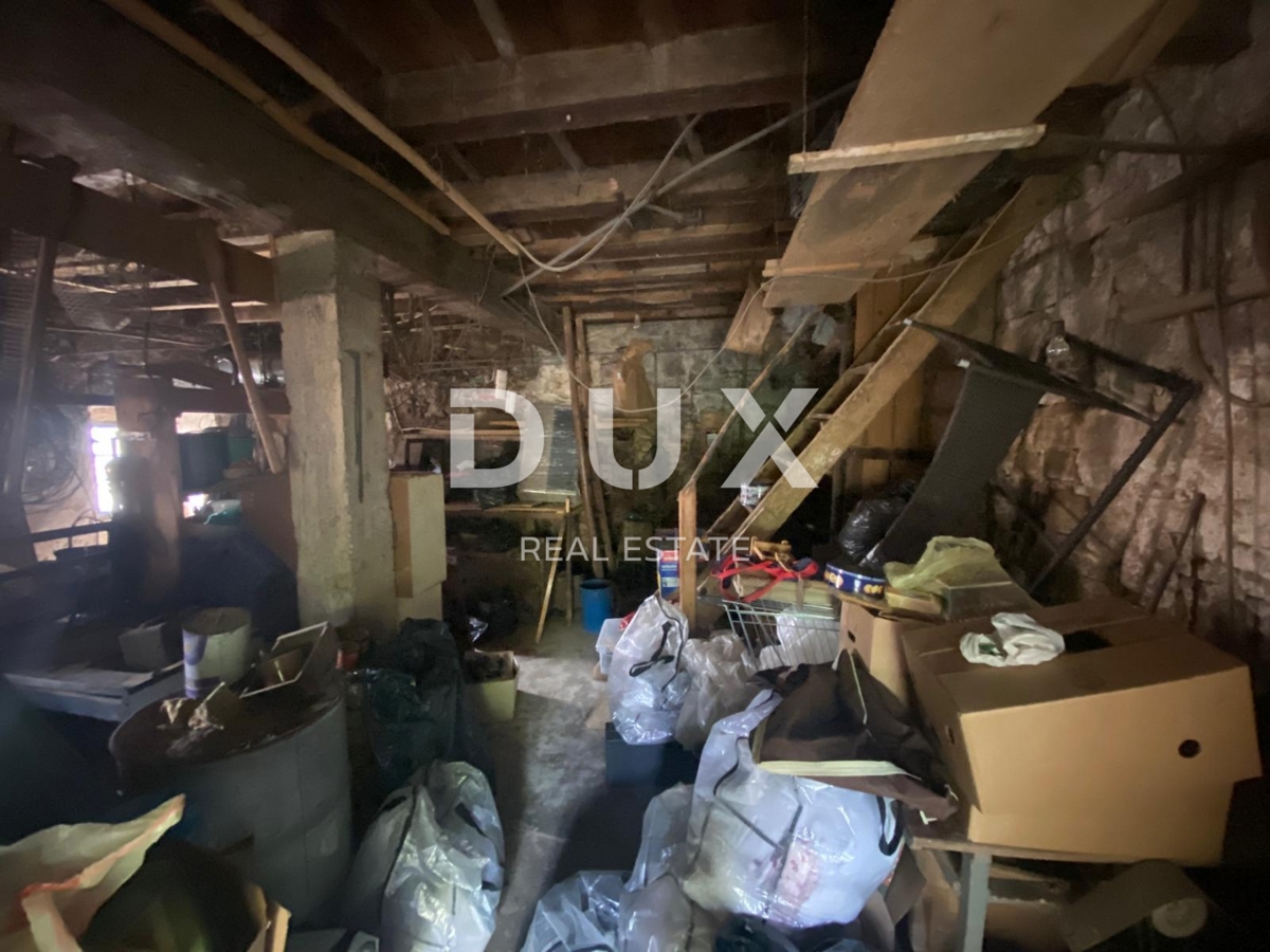 RIJEKA, KASTAV - casa con 2 appartamenti separati + giardino! OCCASIONE!