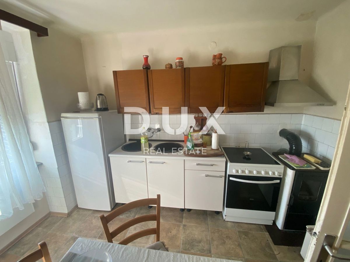 RIJEKA, KASTAV - casa con 2 appartamenti separati + giardino! OCCASIONE!