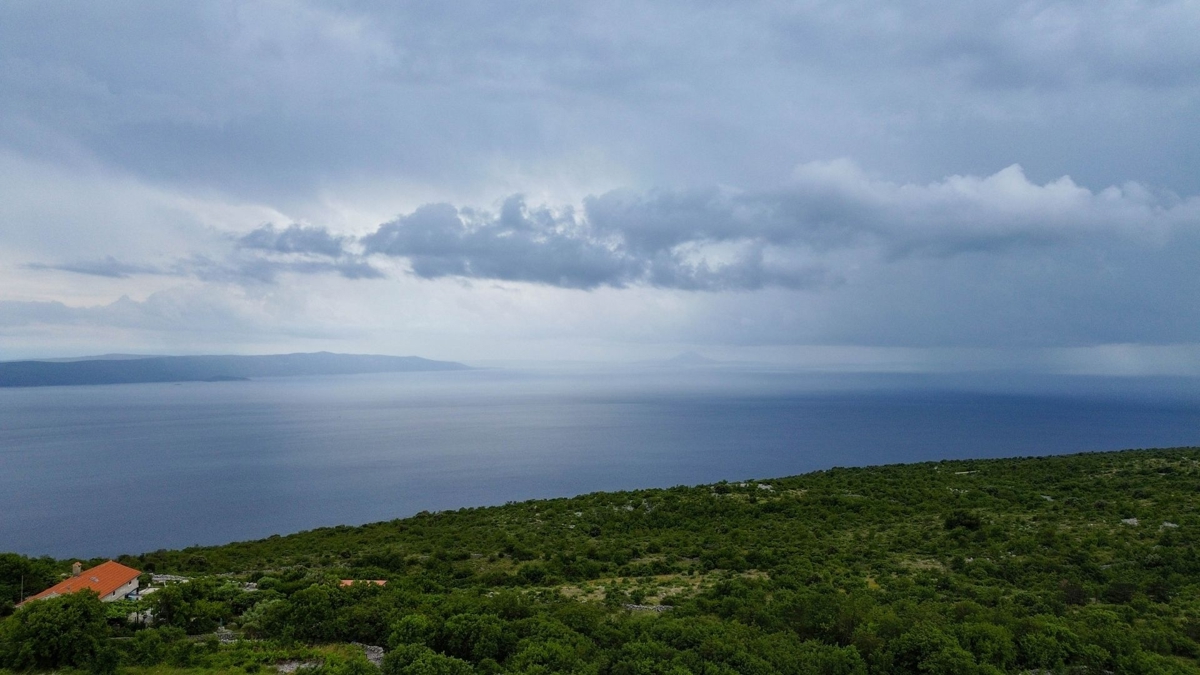 ISTRIA, SKITAČA - Terreno edificabile unico con permesso di costruire e vista mare 