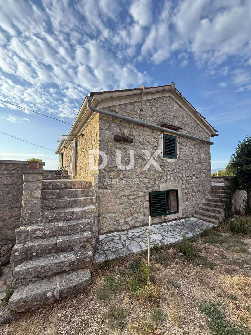 ISOLA DI KRK, DOBRINJ – Villa in pietra con piscina e vista mare, OCCASIONE!!!