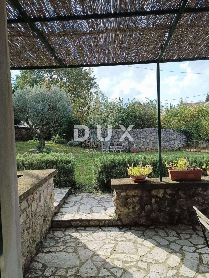 ISOLA DI KRK, DOBRINJ – Villa in pietra con piscina e vista mare, OCCASIONE!!!