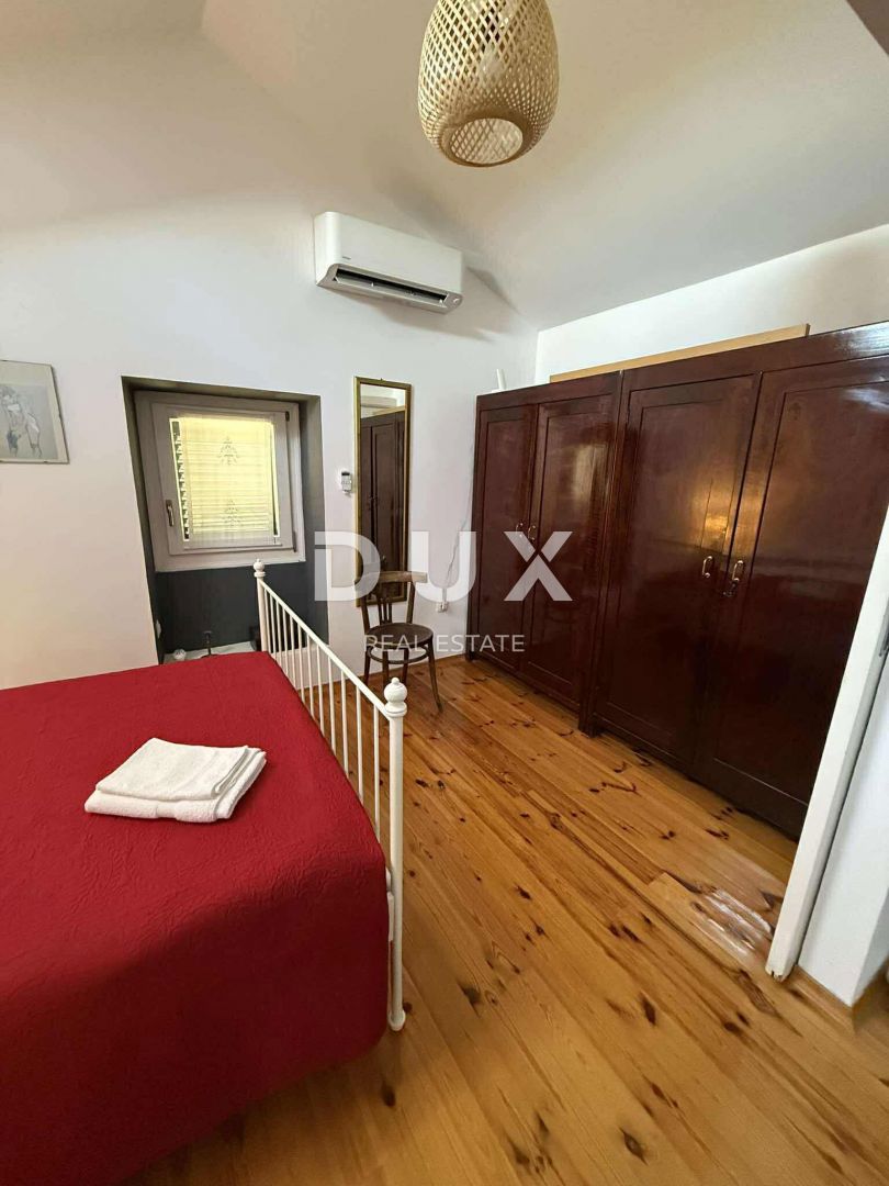 ISOLA DI KRK, DOBRINJ – Villa in pietra con piscina e vista mare, OCCASIONE!!!