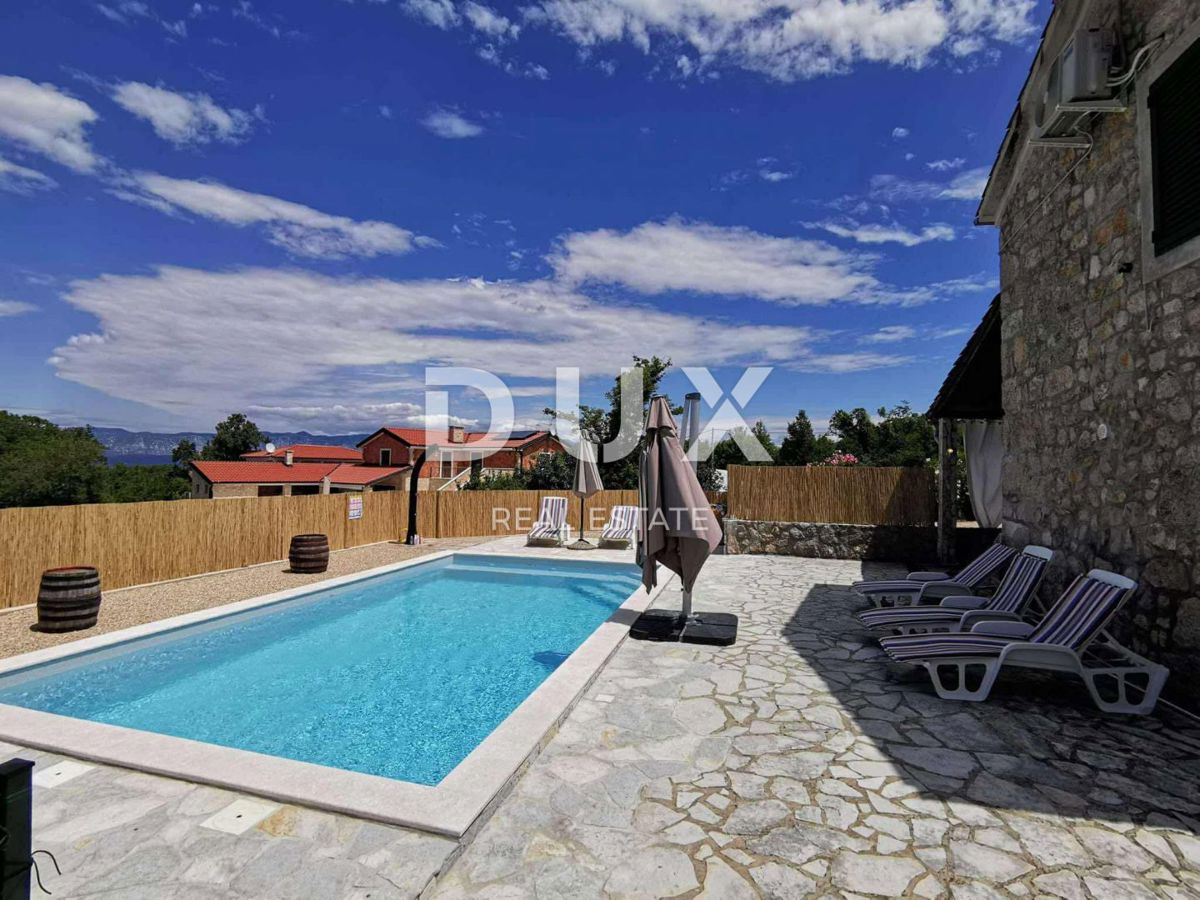ISOLA DI KRK, DOBRINJ – Villa in pietra con piscina e vista mare, OCCASIONE!!!