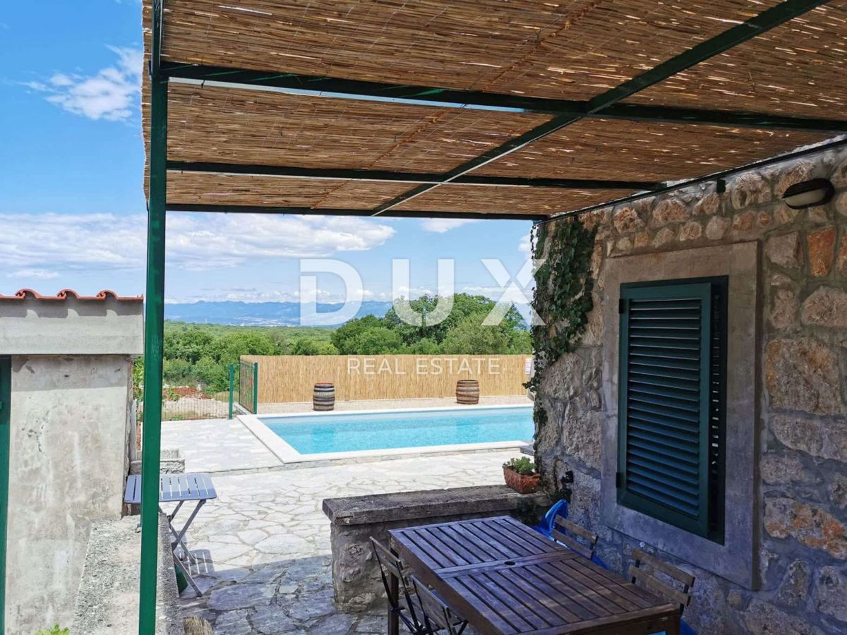 ISOLA DI KRK, DOBRINJ – Villa in pietra con piscina e vista mare, OCCASIONE!!!