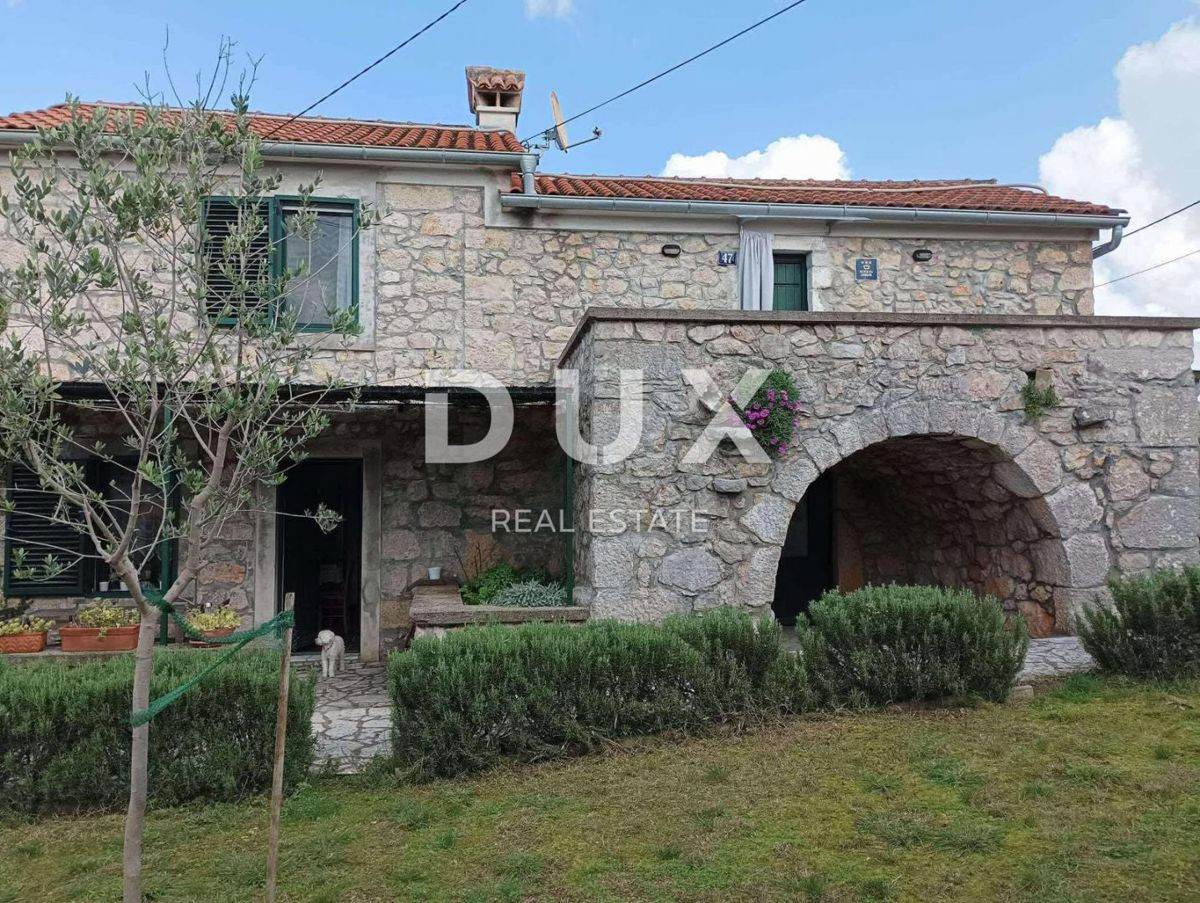 ISOLA DI KRK, DOBRINJ – Villa in pietra con piscina e vista mare, OCCASIONE!!!