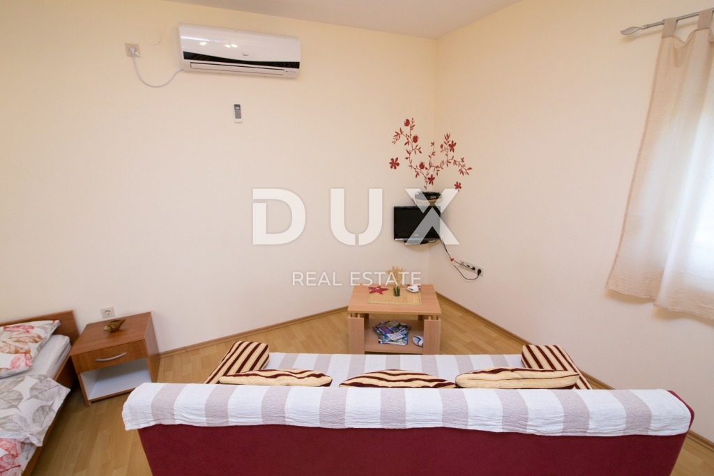 BIOGRAD NA MORU - OCCASIONE ESCLUSIVA - CASA CON 4 APPARTAMENTI E AMPIO APPARTAMENTO - CENTRO!