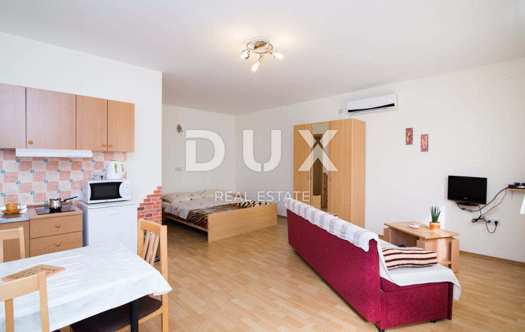 BIOGRAD NA MORU - OCCASIONE ESCLUSIVA - CASA CON 4 APPARTAMENTI E AMPIO APPARTAMENTO - CENTRO!