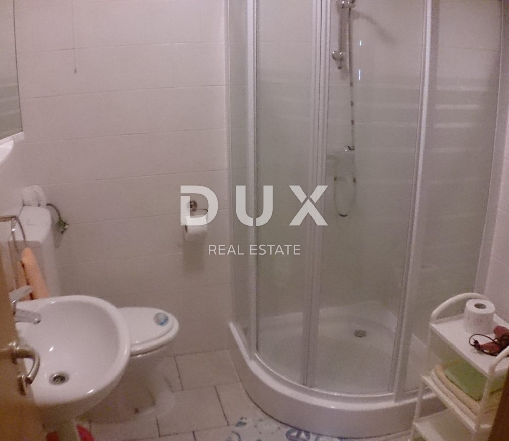 BIOGRAD NA MORU - OCCASIONE ESCLUSIVA - CASA CON 4 APPARTAMENTI E AMPIO APPARTAMENTO - CENTRO!