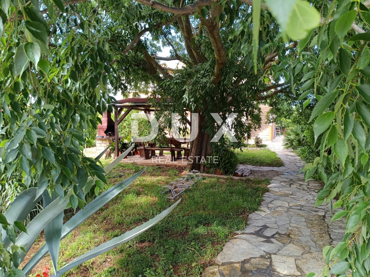 BIOGRAD NA MORU - OCCASIONE ESCLUSIVA - CASA CON 4 APPARTAMENTI E AMPIO APPARTAMENTO - CENTRO!