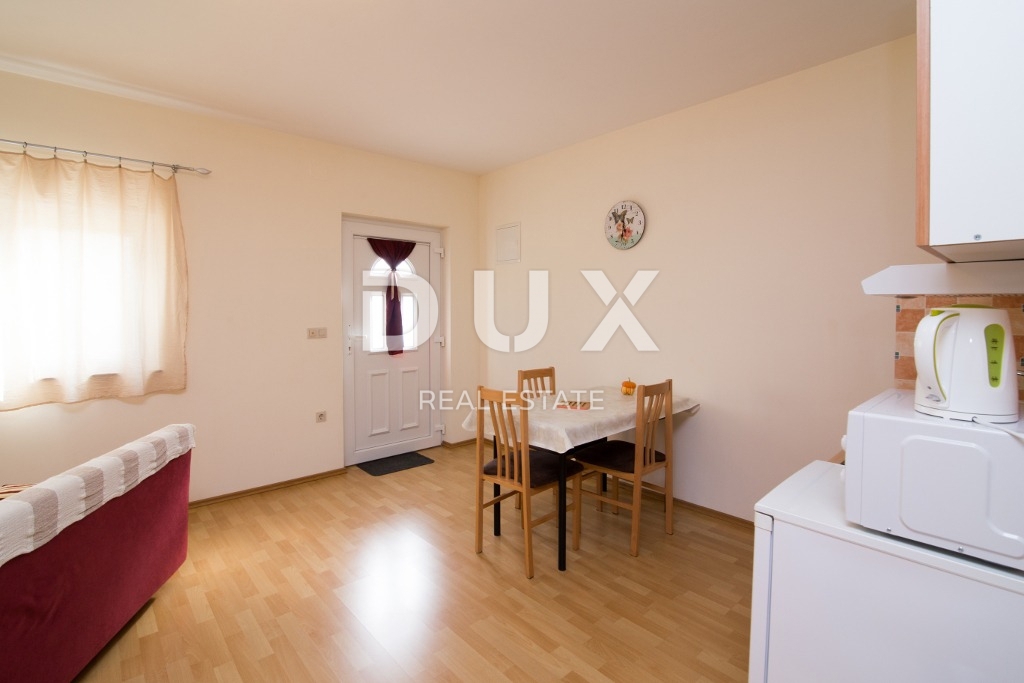 BIOGRAD NA MORU - OCCASIONE ESCLUSIVA - CASA CON 4 APPARTAMENTI E AMPIO APPARTAMENTO - CENTRO!