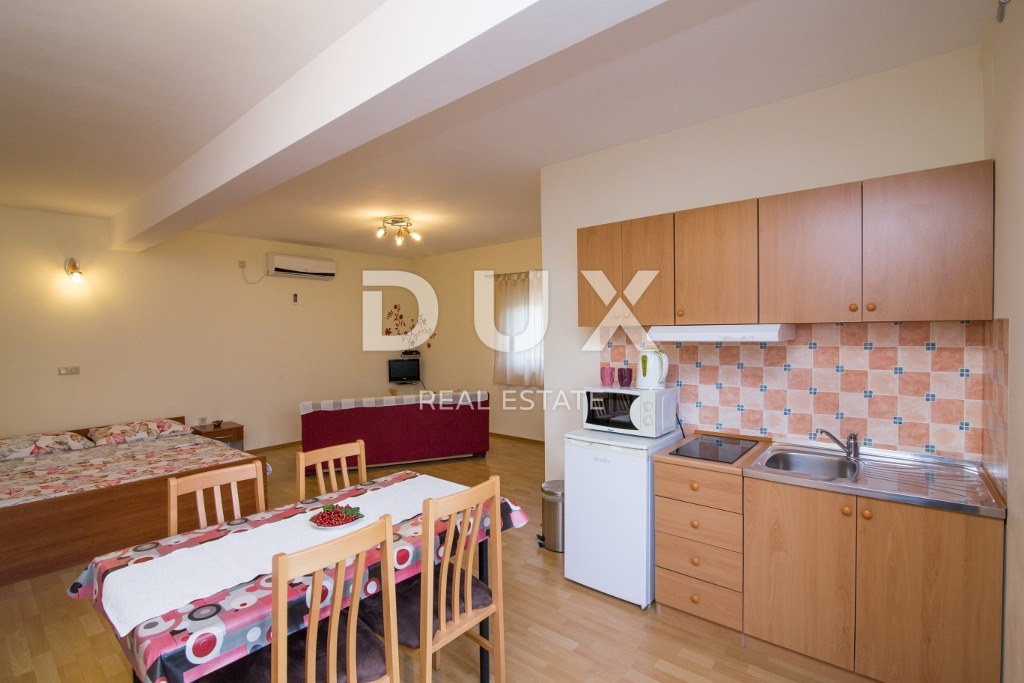 BIOGRAD NA MORU - OCCASIONE ESCLUSIVA - CASA CON 4 APPARTAMENTI E AMPIO APPARTAMENTO - CENTRO!