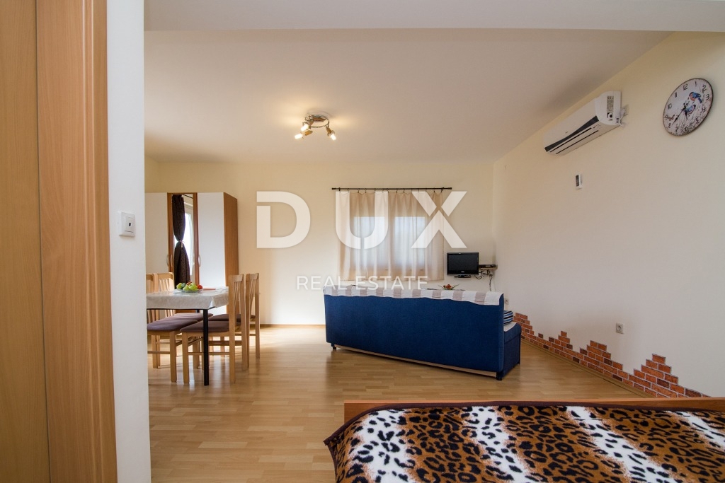 BIOGRAD NA MORU - OCCASIONE ESCLUSIVA - CASA CON 4 APPARTAMENTI E AMPIO APPARTAMENTO - CENTRO!