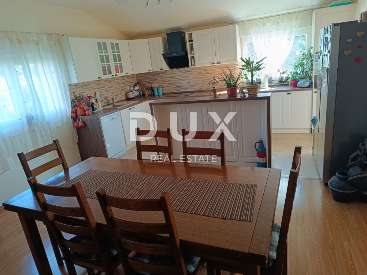 BIOGRAD NA MORU - OCCASIONE ESCLUSIVA - CASA CON 4 APPARTAMENTI E AMPIO APPARTAMENTO - CENTRO!