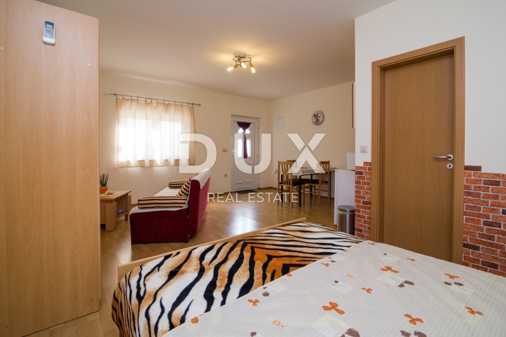 BIOGRAD NA MORU - OCCASIONE ESCLUSIVA - CASA CON 4 APPARTAMENTI E AMPIO APPARTAMENTO - CENTRO!