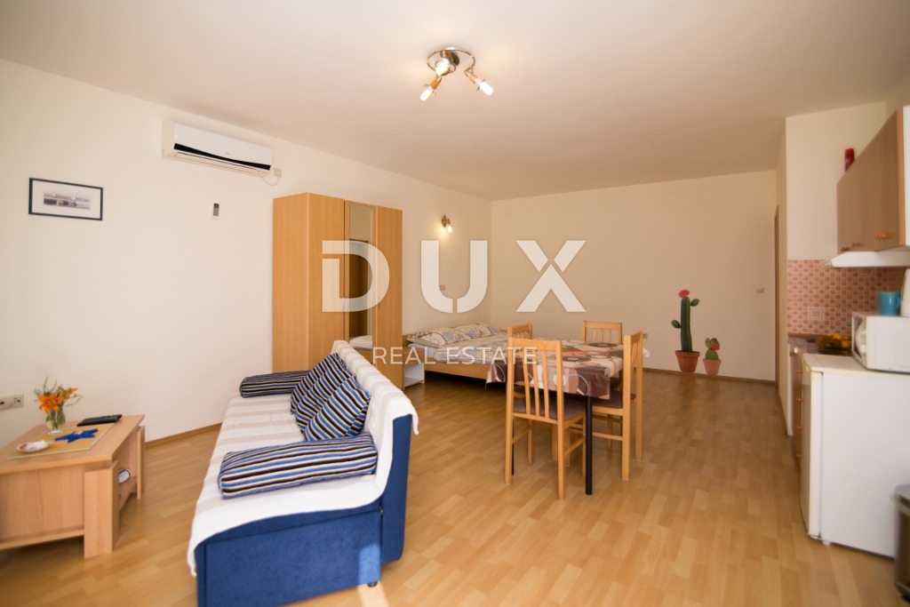 BIOGRAD NA MORU - OCCASIONE ESCLUSIVA - CASA CON 4 APPARTAMENTI E AMPIO APPARTAMENTO - CENTRO!